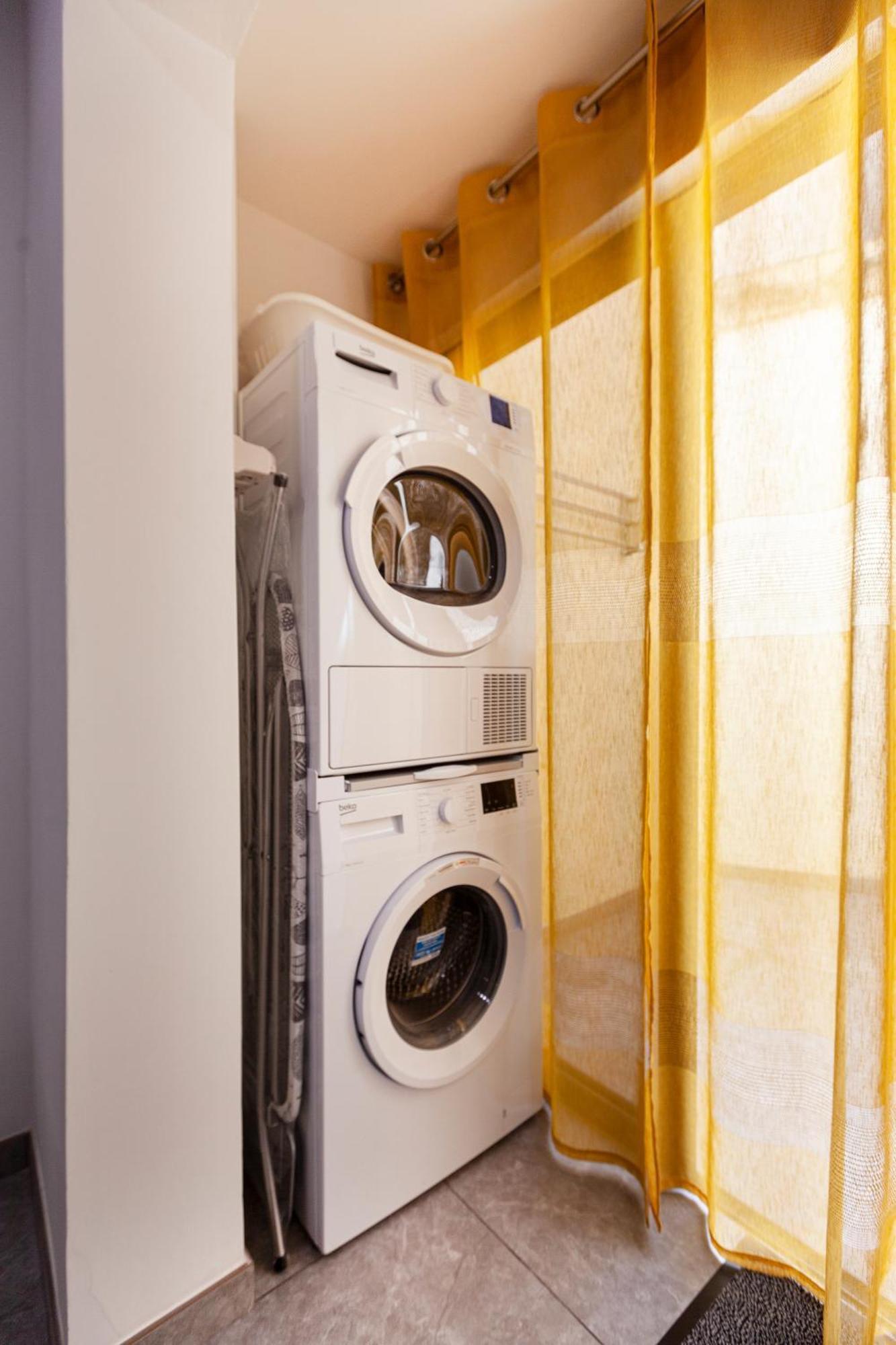 Modern & Lovely Studio - Prime Location Saint Julian's Екстер'єр фото