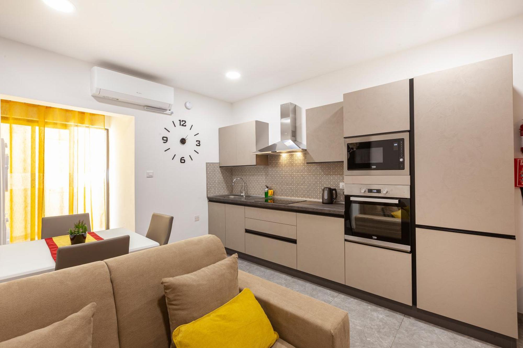 Modern & Lovely Studio - Prime Location Saint Julian's Екстер'єр фото