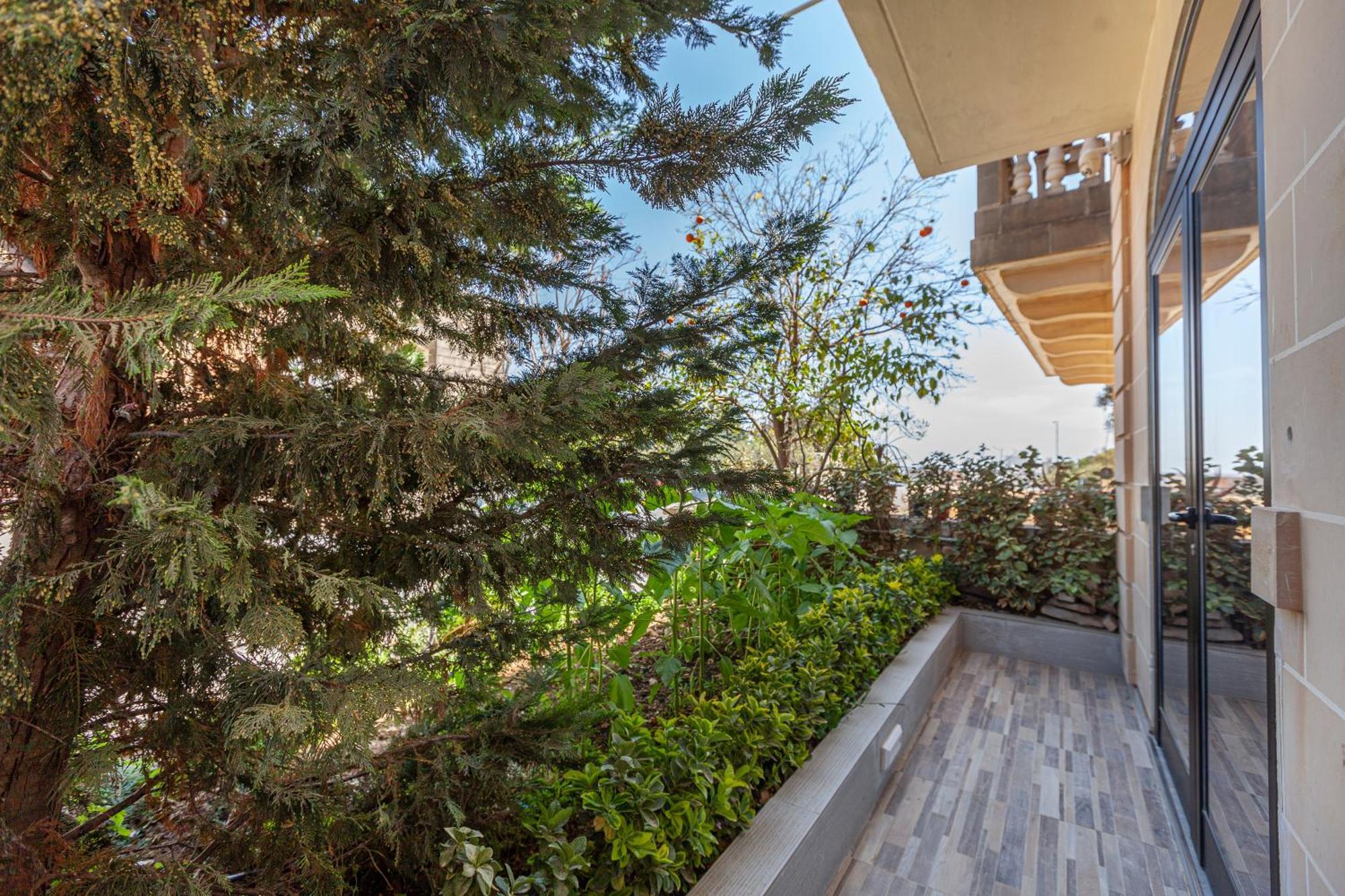 Modern & Lovely Studio - Prime Location Saint Julian's Екстер'єр фото