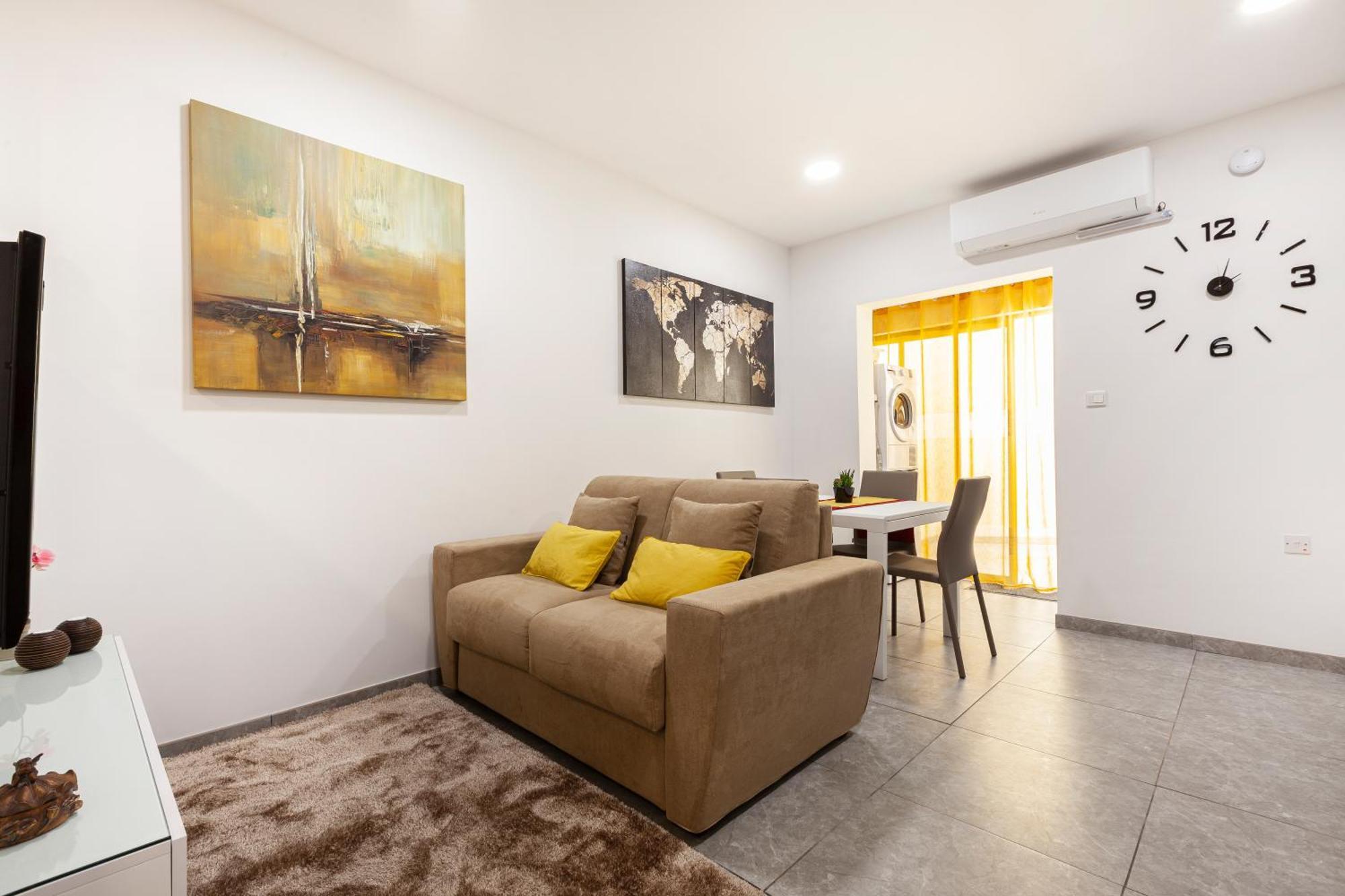 Modern & Lovely Studio - Prime Location Saint Julian's Екстер'єр фото